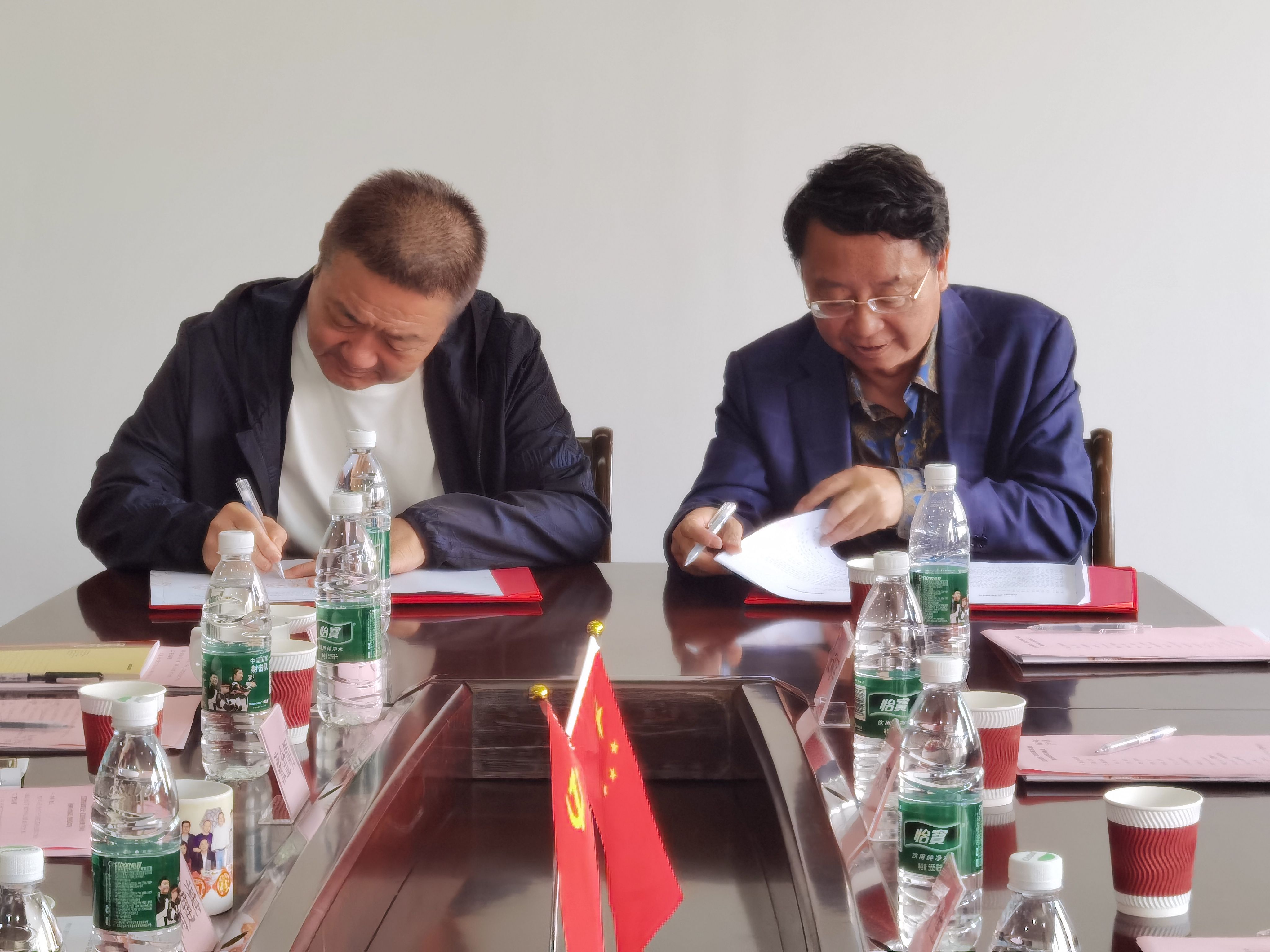 两协会战略合作协议签字3_20250411112855