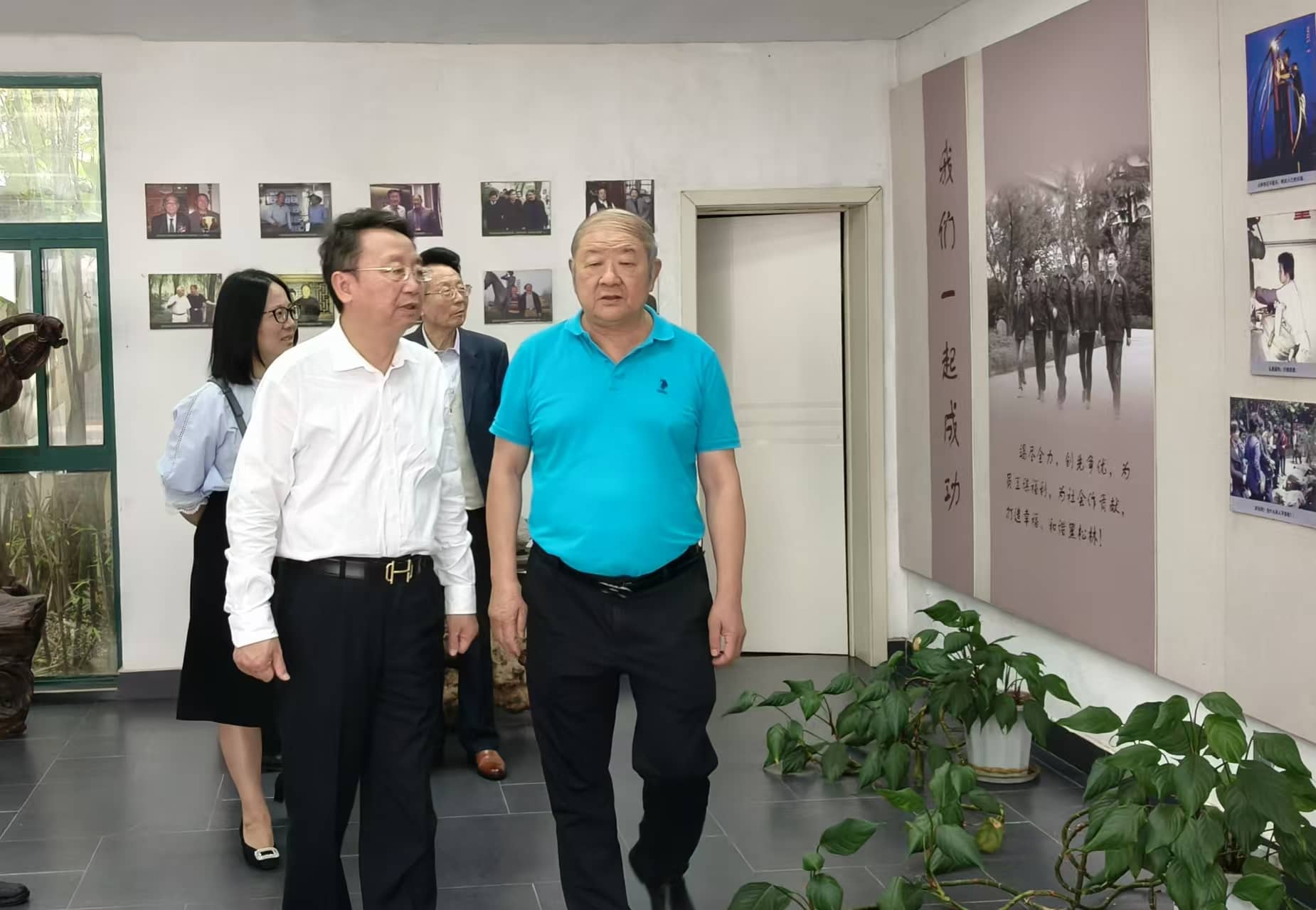 泰兴15周年活动在黑松林22参观图片_20250531192726(1) 泰兴15周年活动在黑松林22参观图片_20250531192726(1)